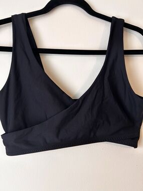 Fabletics Black Wrap-Style Women's Bralette - Comfortable Support